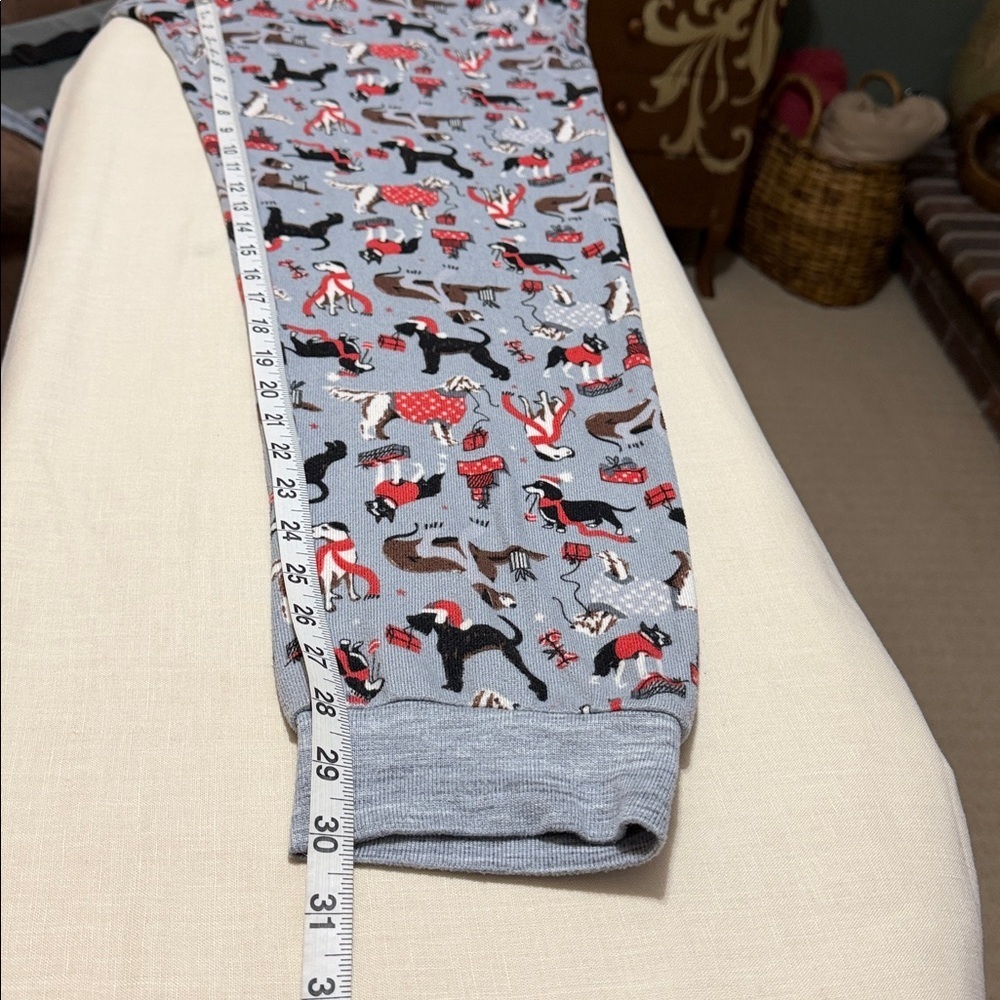 Muk Luks Woman’s Joggers Pajama Set With Holiday Dogs Novelty Print, Size Medium - Picture 7 of 13